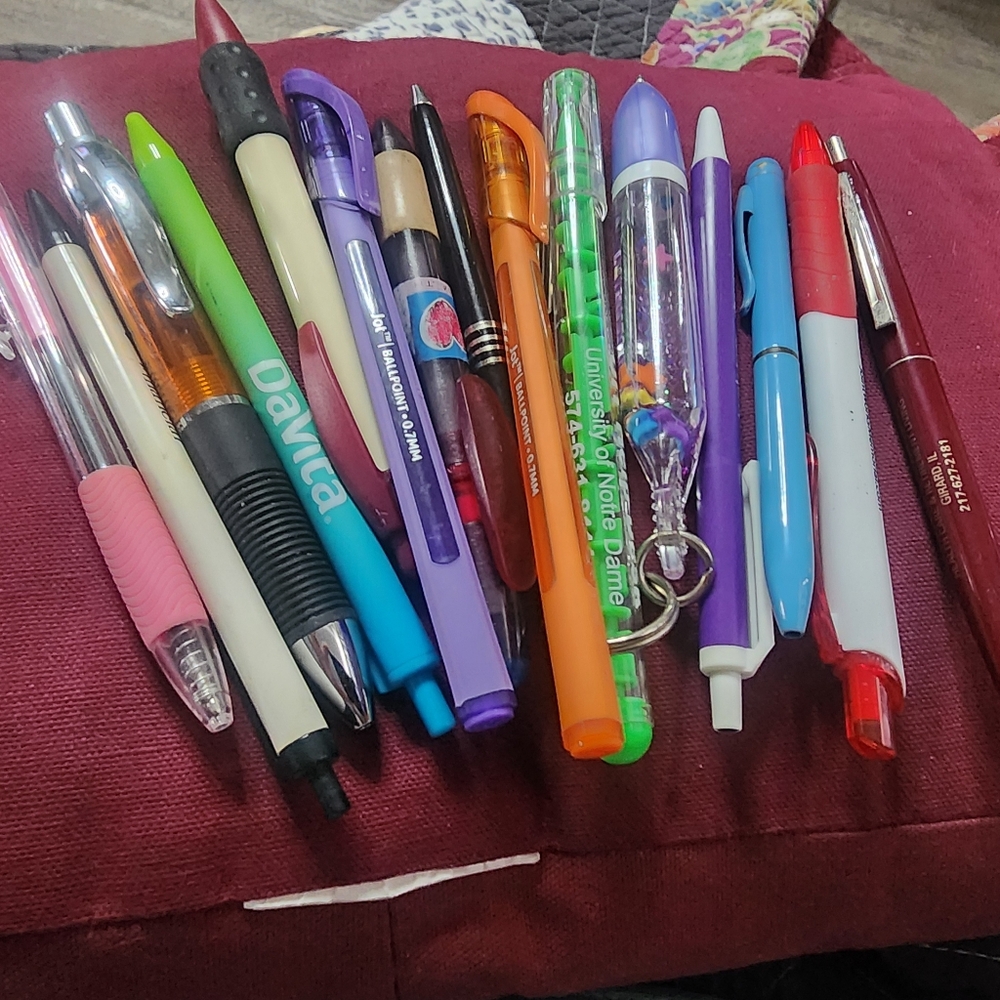 Pens - Picture 3 of 4